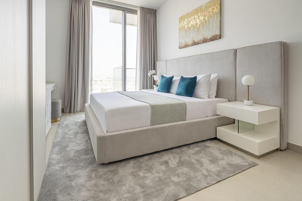 Frank Porter - Bluebell Jvc Apartment Dubai
