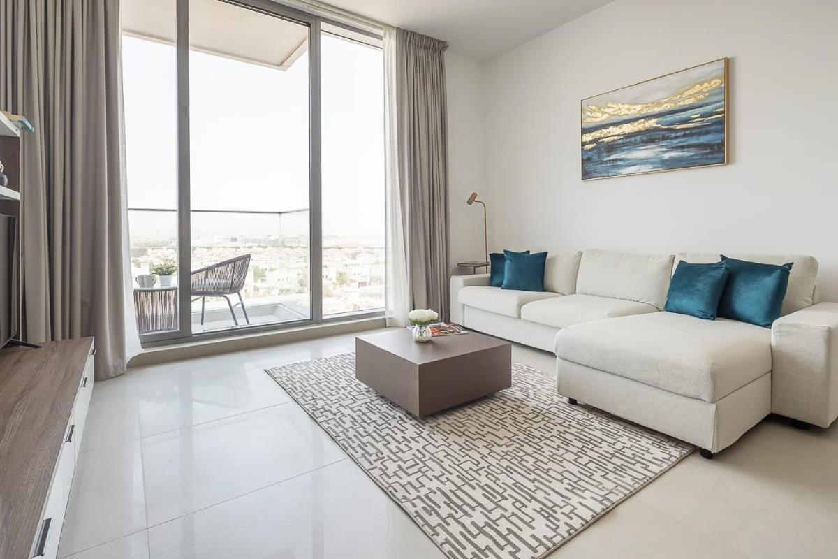 Frank Porter - Bluebell Jvc Apartment